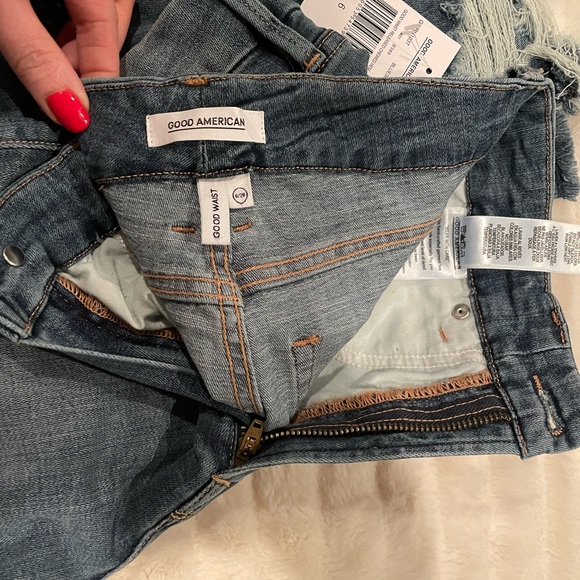 Good American Good Waist Released Hem Jeans - Picture 5 of 15